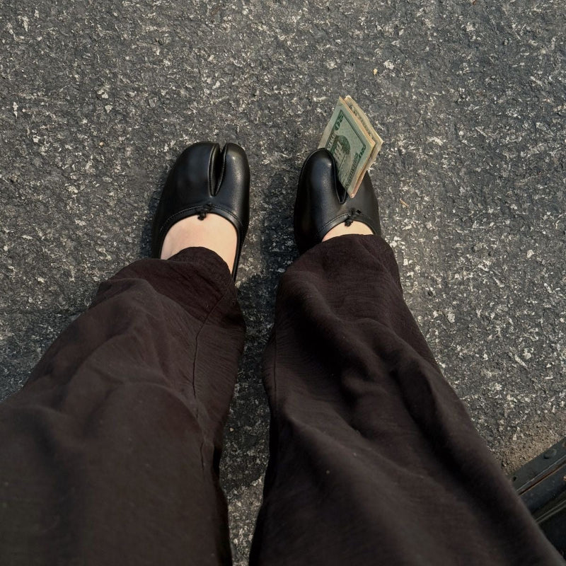 Élan Split-Toe Flats