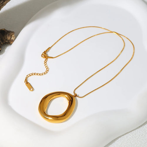 Aurelia Loop Necklace